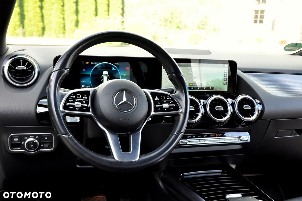 Mercedes-Benz GLA - 29