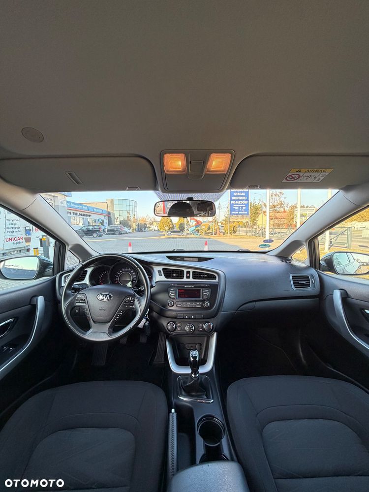 Kia Ceed 1.6 GDI ISG Dream Team Edition - 10