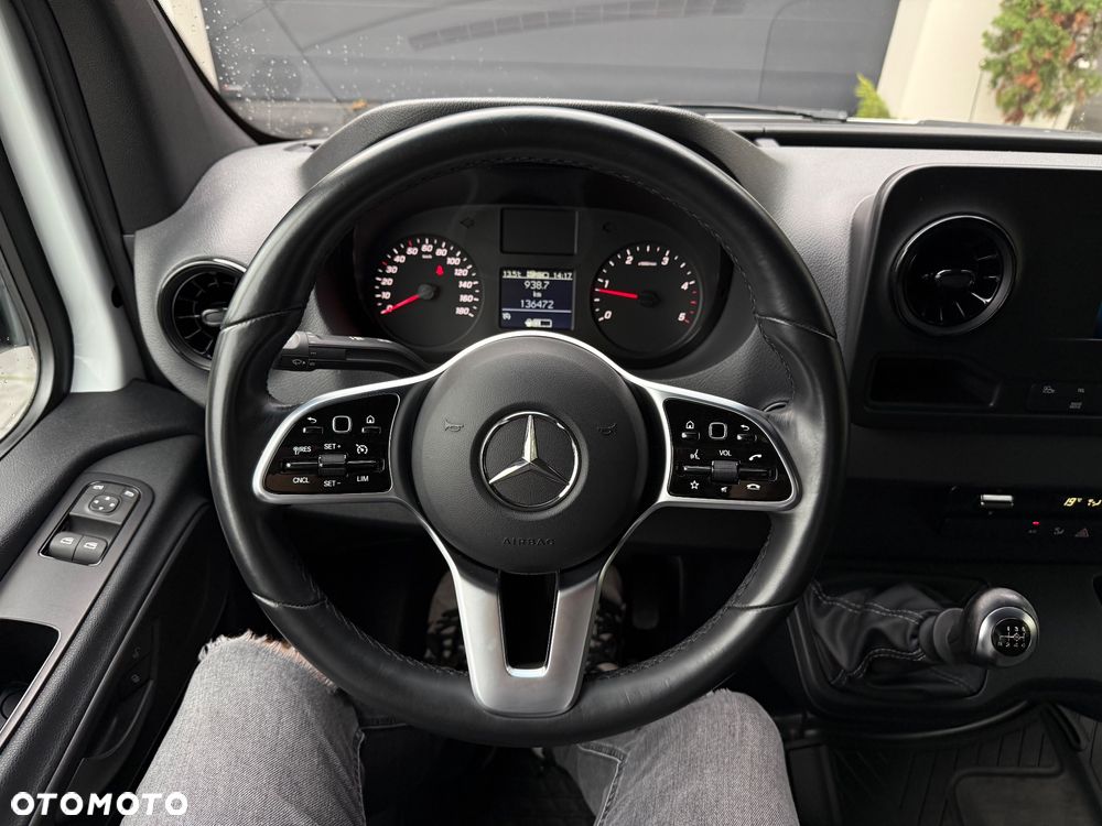 Mercedes-Benz Sprinter 317 - 18