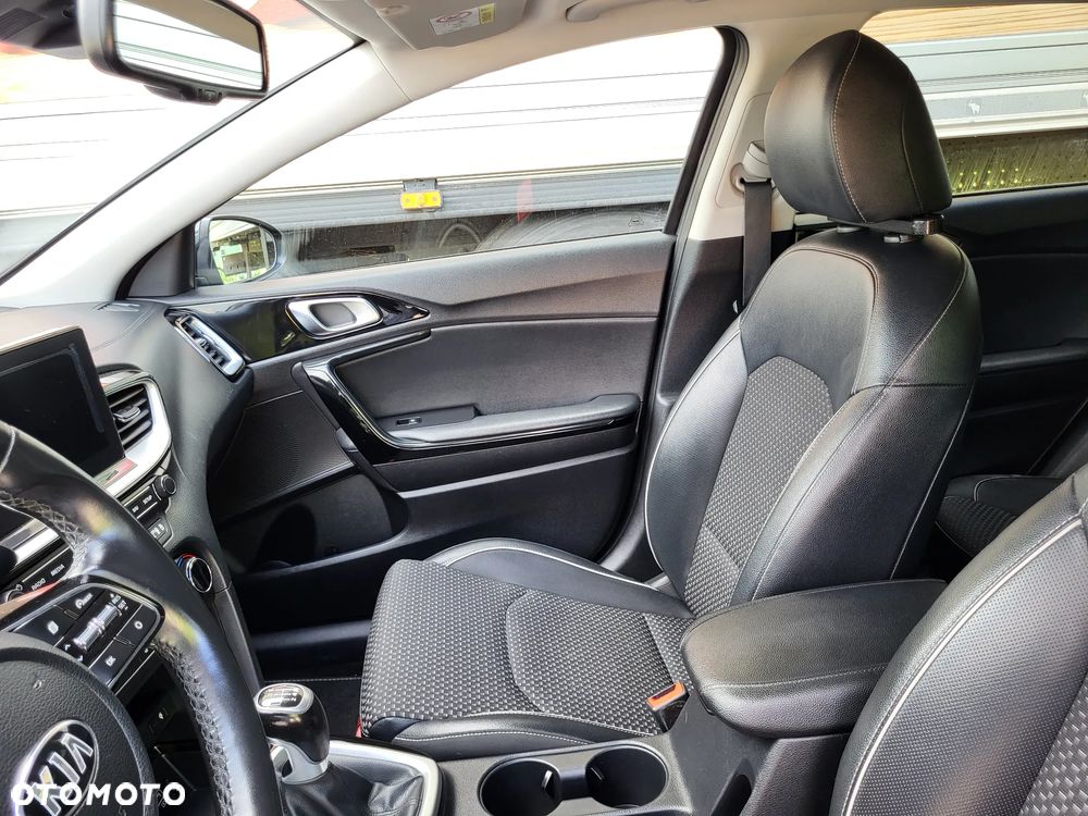 Kia Ceed 1.4 T-GDI L Business Line Plus - 23