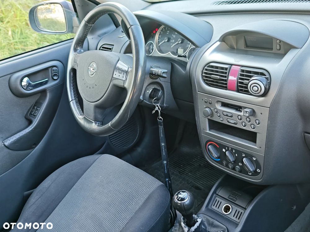 Opel Corsa 1.2 16V - 10