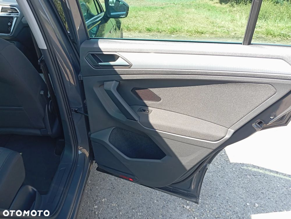 Volkswagen Tiguan - 19