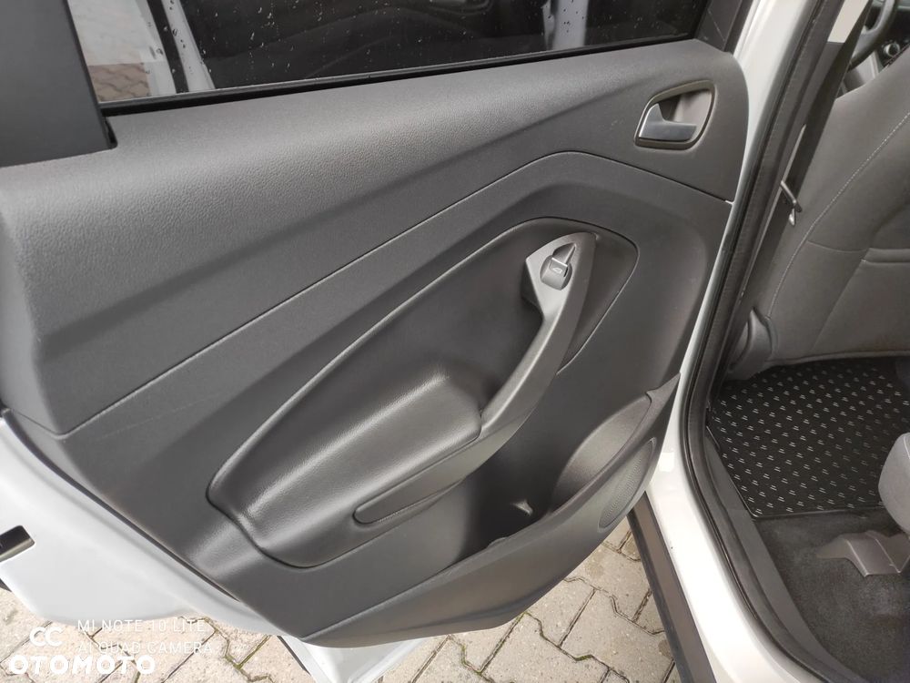 Ford Kuga 1.5 EcoBoost 2x4 Trend - 16