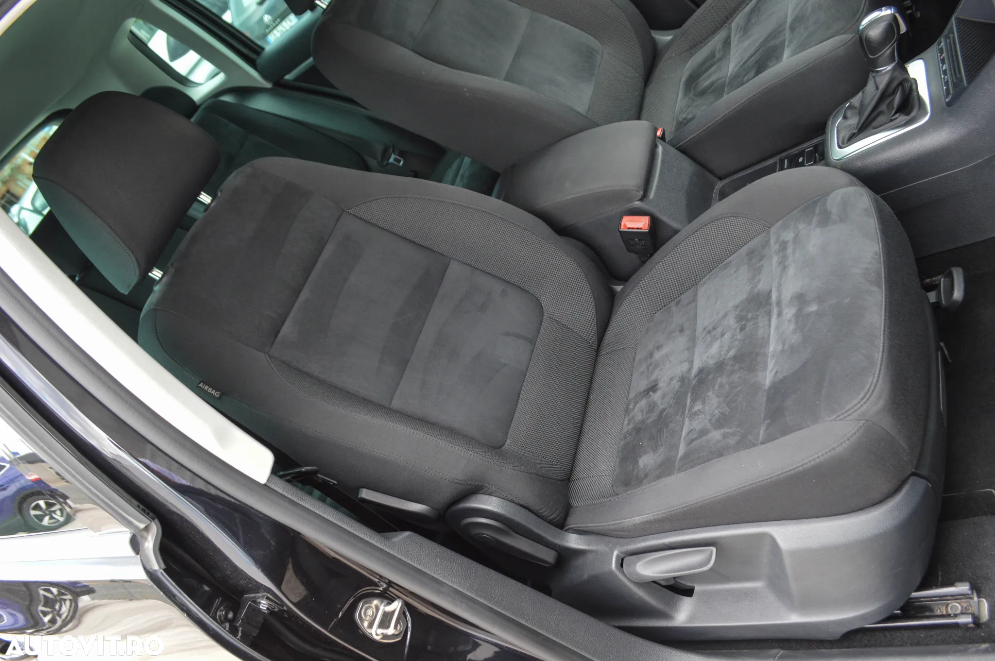 Volkswagen Tiguan 2.0 TDI DPF 4Motion BlueMotion Technology DSG Lounge Sport & Style - 27