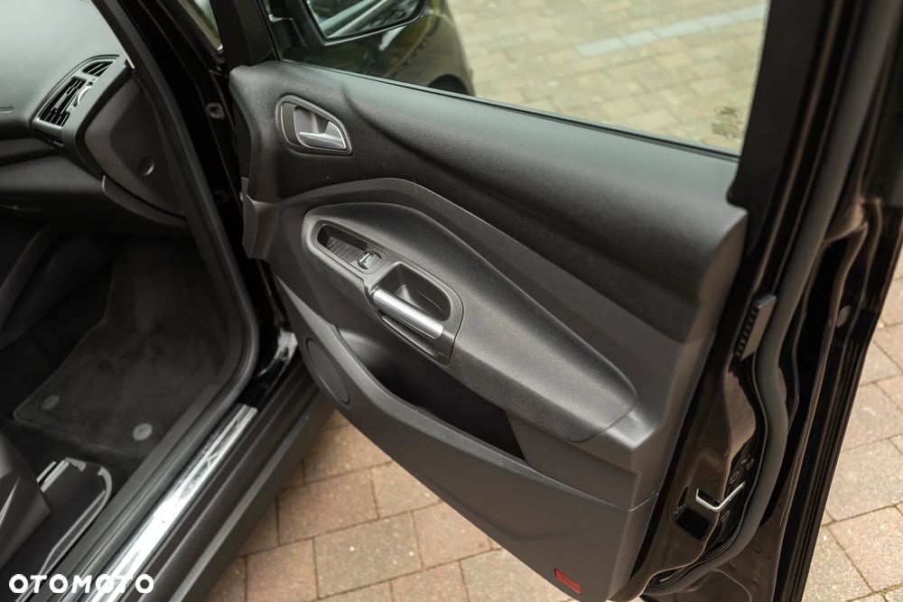Ford Grand C-MAX - 35