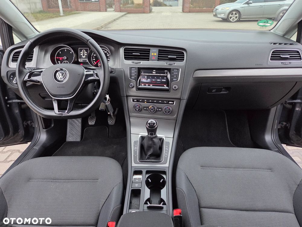 Volkswagen Golf 1.6 TDI BlueMotion Technology Comfortline - 25