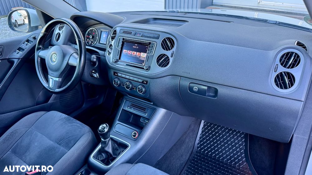 Volkswagen Tiguan 2.0 TDI SCR BlueMotion Technology Sport & Style - 6