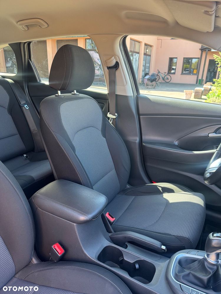 Hyundai i30 1.5 DPI Classic + - 6