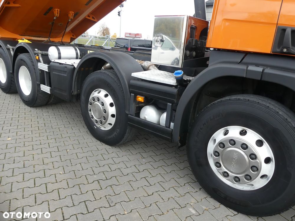 Scania P410 8x4 / WYWROTKA TYLNO ZSYPOWA / ALUFELGI / MANUAL / - 6
