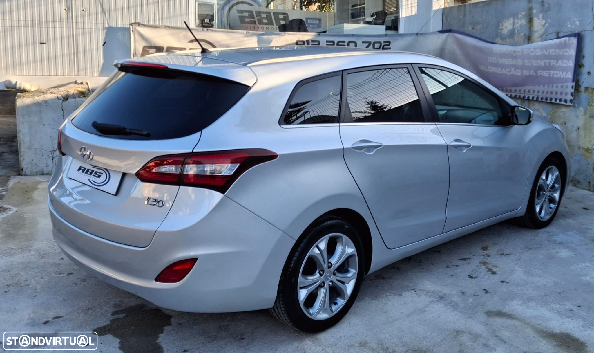 Hyundai i30 1.6 CRDI STyle J17 - 3