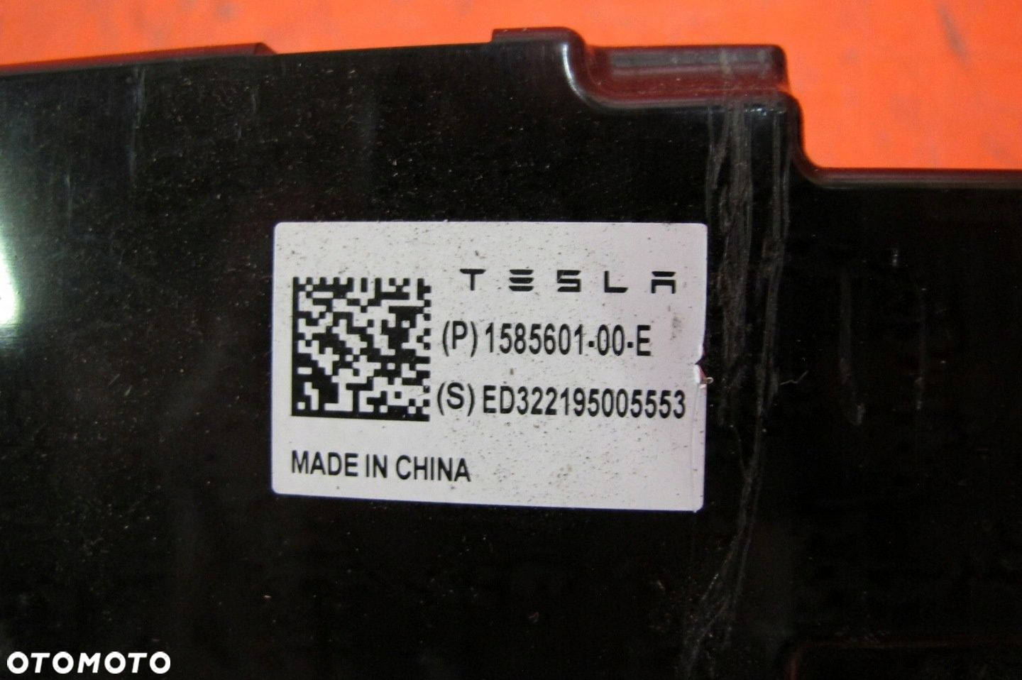 Tesla MODEL Y ANTENA BLUETOOTH WZMACNIACZ 1585601-00-E - 2
