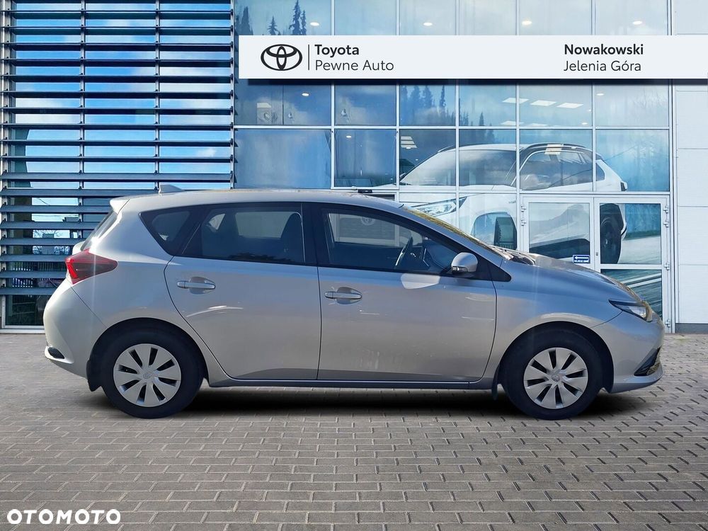 Toyota Auris - 4