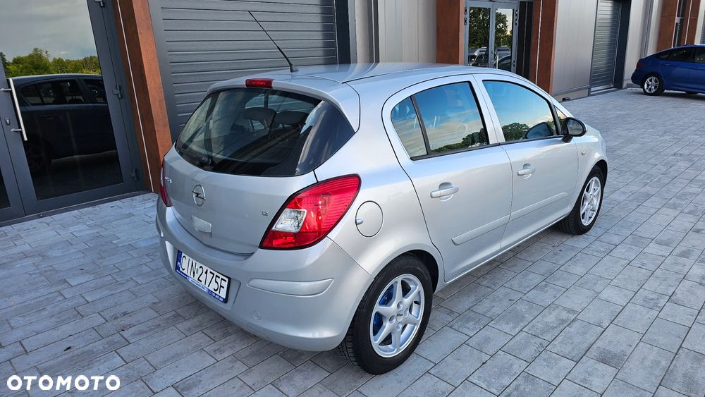 Opel Corsa 1.2 16V Enjoy - 2