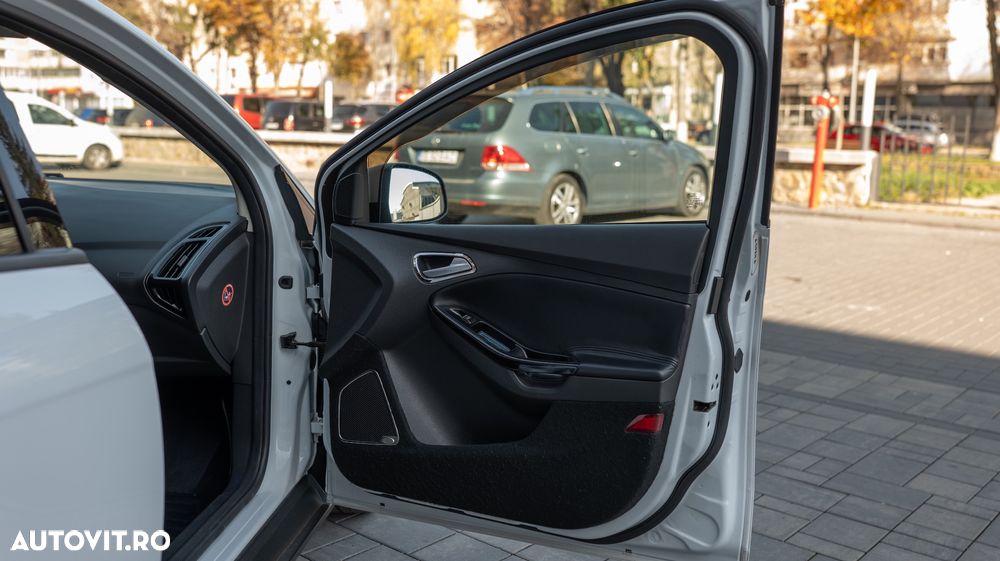 Ford Focus ver-1-5-ecoblue-active-business - 7