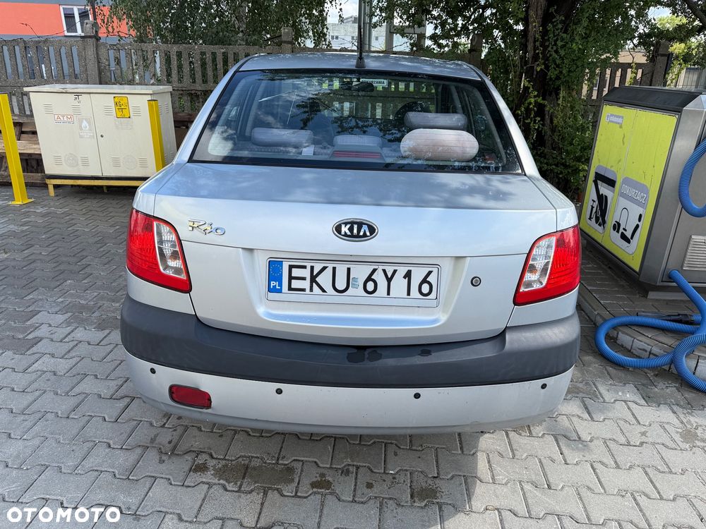 Kia Rio 1.4 City - 5