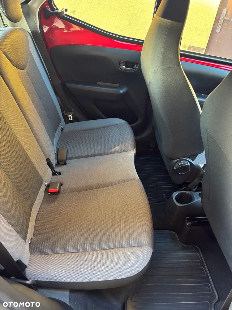 Toyota Aygo x-play - 11