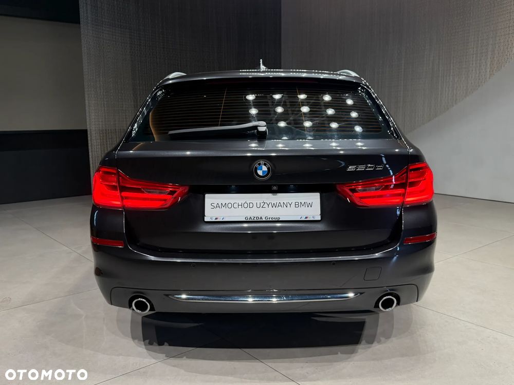 BMW Seria 5 520d Luxury Line - 23