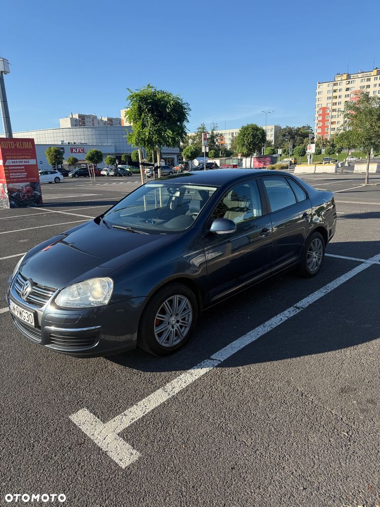 Volkswagen Jetta 1.9 TDI Comfortline DSG - 1