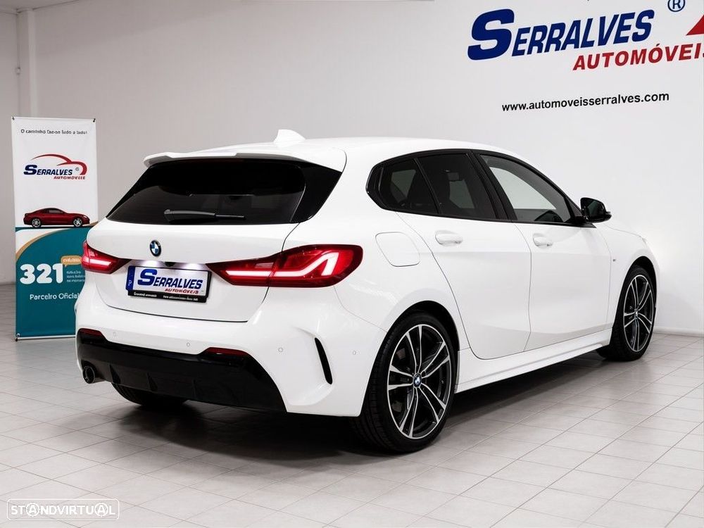 BMW 116 d Pack Desportivo M Auto — fotografia 5