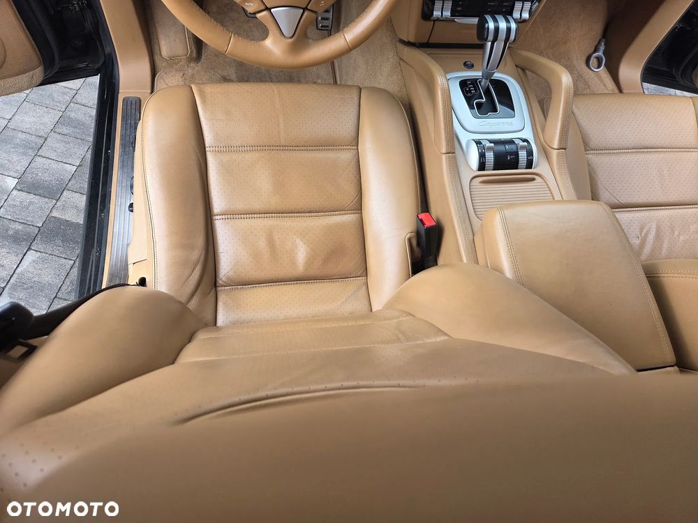 Porsche Cayenne - 19