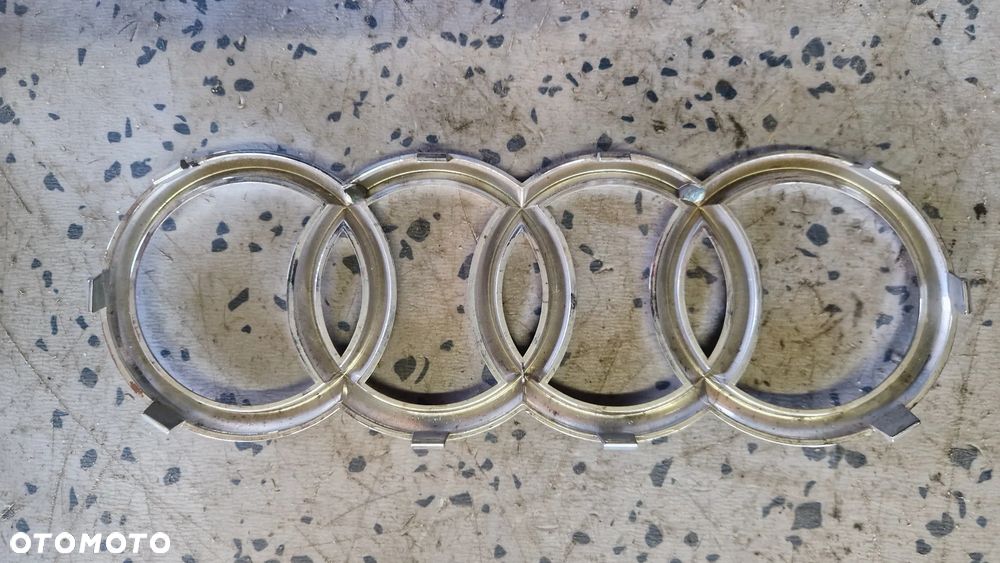 AUDI A4 B9 S-LINE ZNACZEK ATRAPY PRZÓD - 2