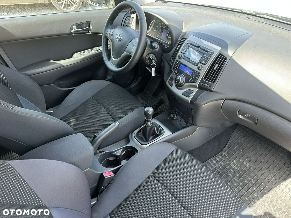 Hyundai i30 1.6 Comfort - 23
