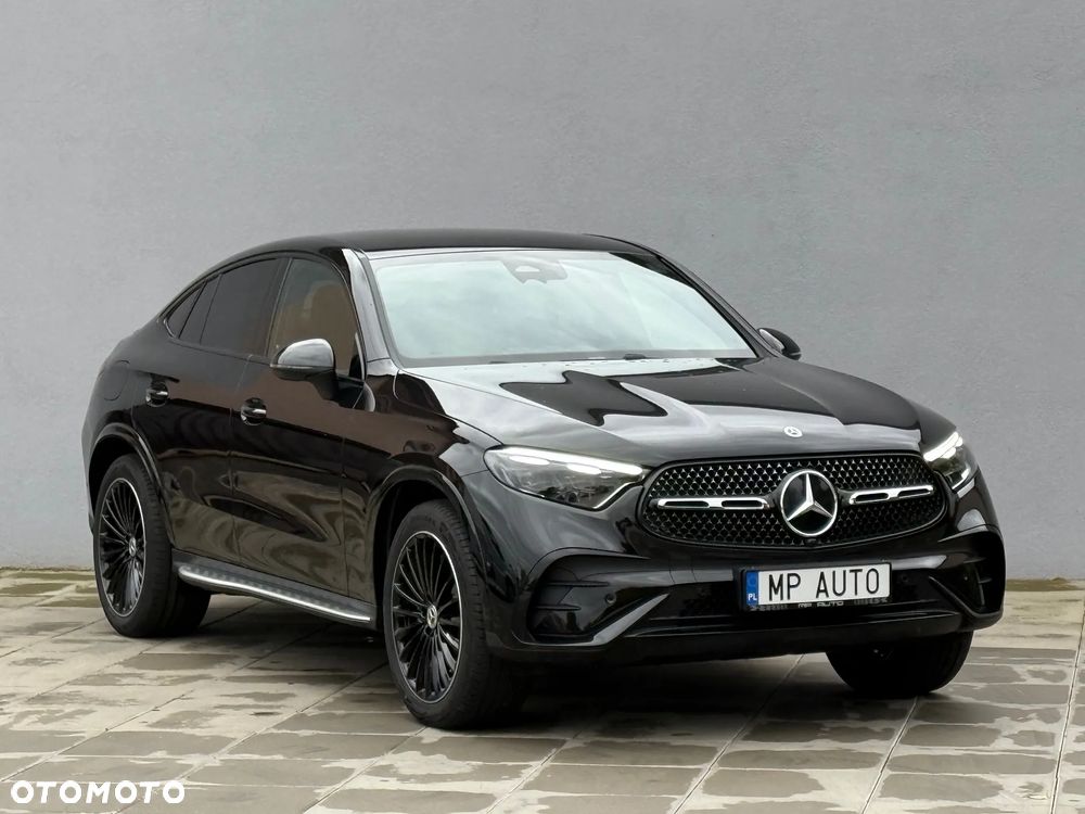 Mercedes-Benz GLC ver-coupe-300-d-mhev-4--matic-amg-line - 3