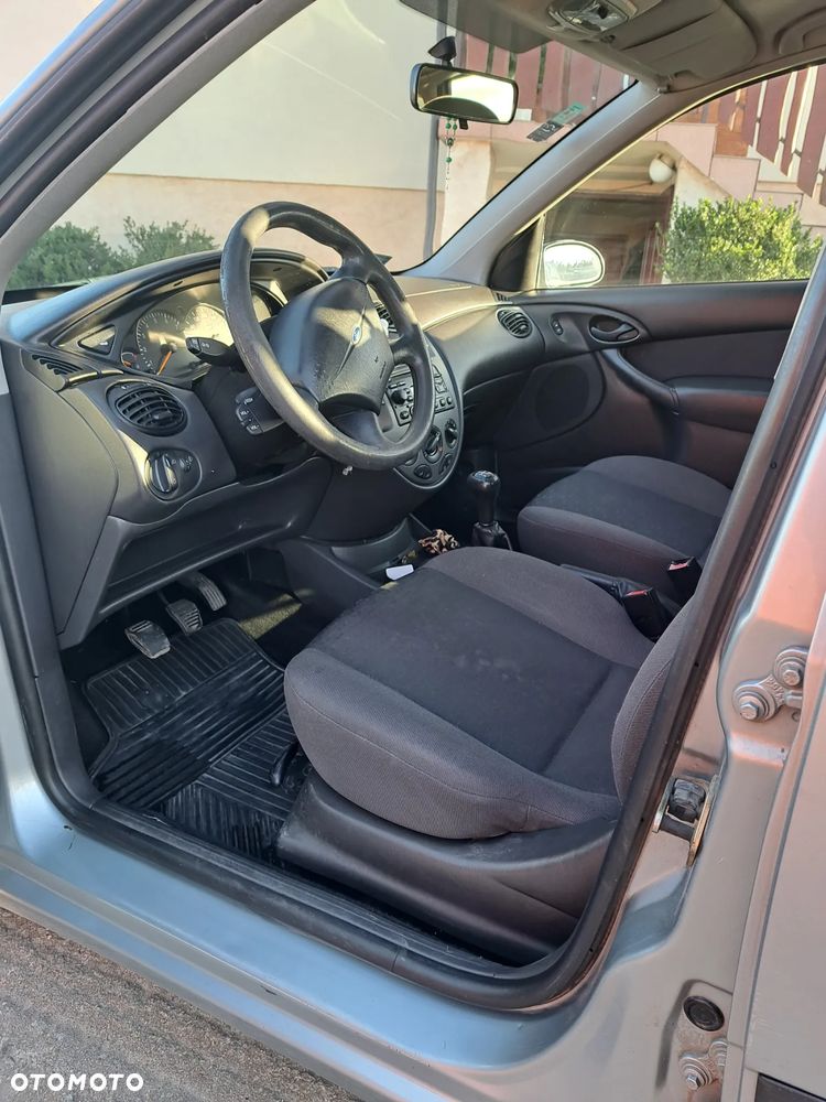 Ford Focus 1.4 Comfort - 18