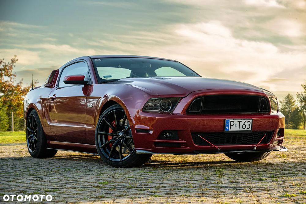Ford Mustang ver-5-0-v8-gt-premium - 1