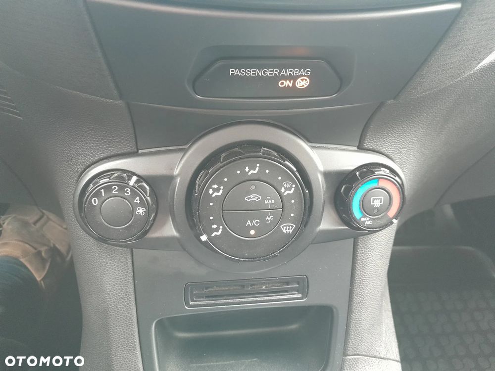 Ford Fiesta 1.25 Celebration - 19