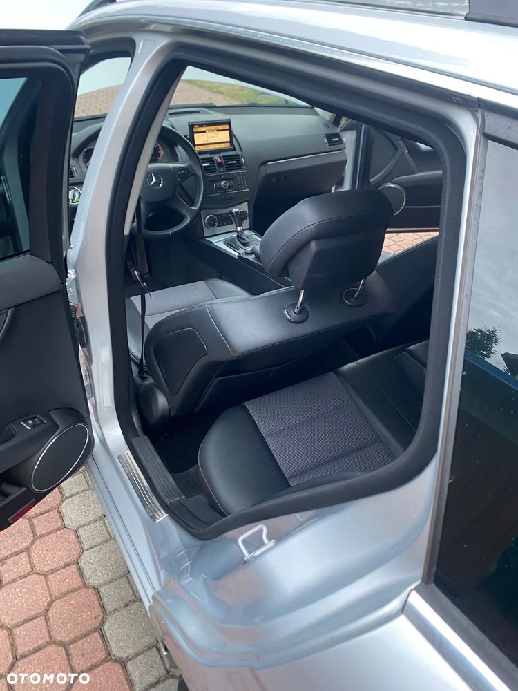 Mercedes-Benz Klasa C 320 CDI Avantgarde 4-Matic - 30