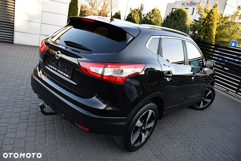 Nissan Qashqai 1.6 dCi Xtronic TEKNA+ - 4
