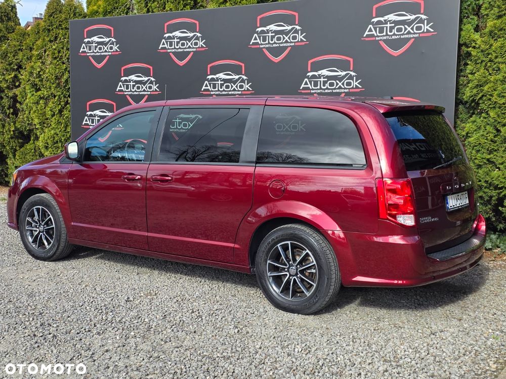 Dodge Grand Caravan - 6