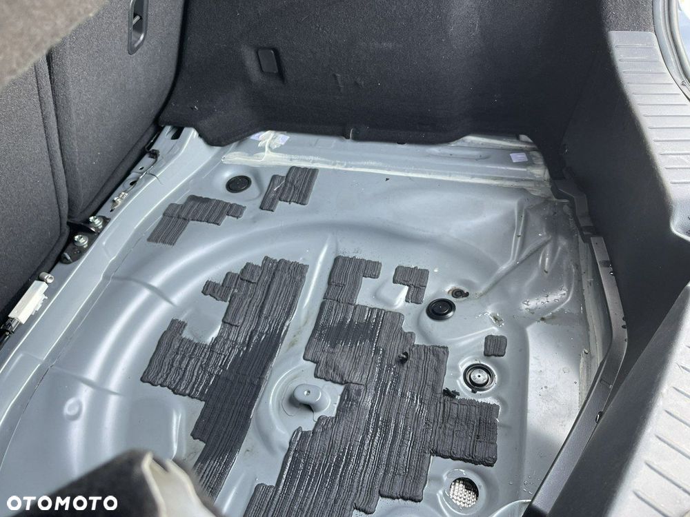 Mazda 3 e-SKYACTIV-X 186 M HYBRID CENTRE-LINE - 23