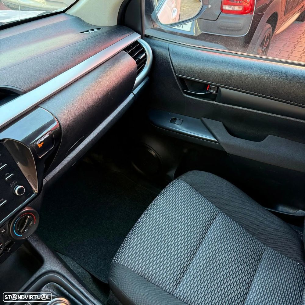 Toyota Hilux 2.4 D-4D 4WD Tracker - 10