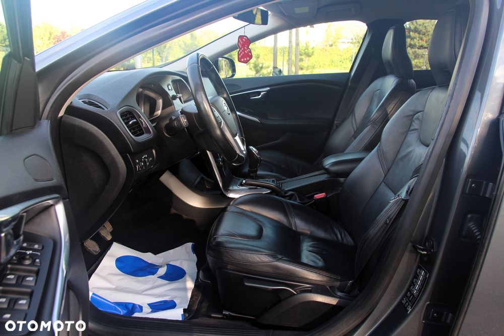 Volvo V40 D3 Summum - 17