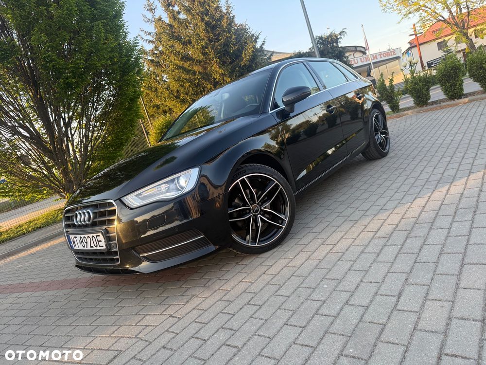 Audi A3 Sportback - 1