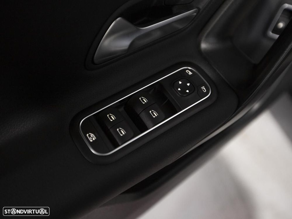 Mercedes-Benz A 250 e - 32