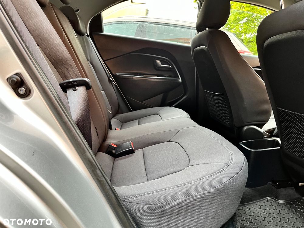 Kia Rio 1.4 Dream-Team Edition - 13