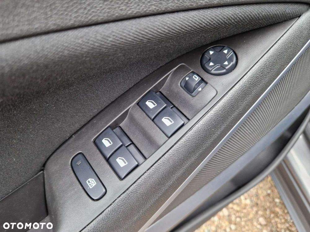 Opel Crossland X - 9