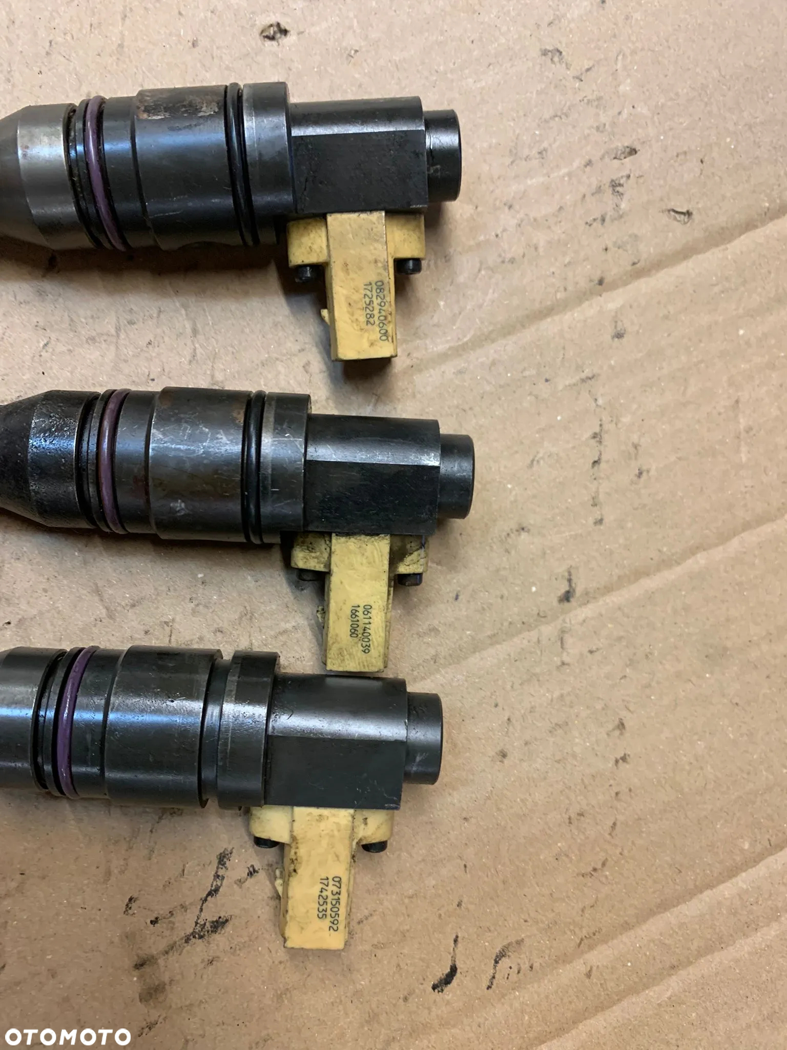 Wtryskiwacz DAF 105  XF,CF EURO 5 1661060 / 1725282 / 1742535 - 2