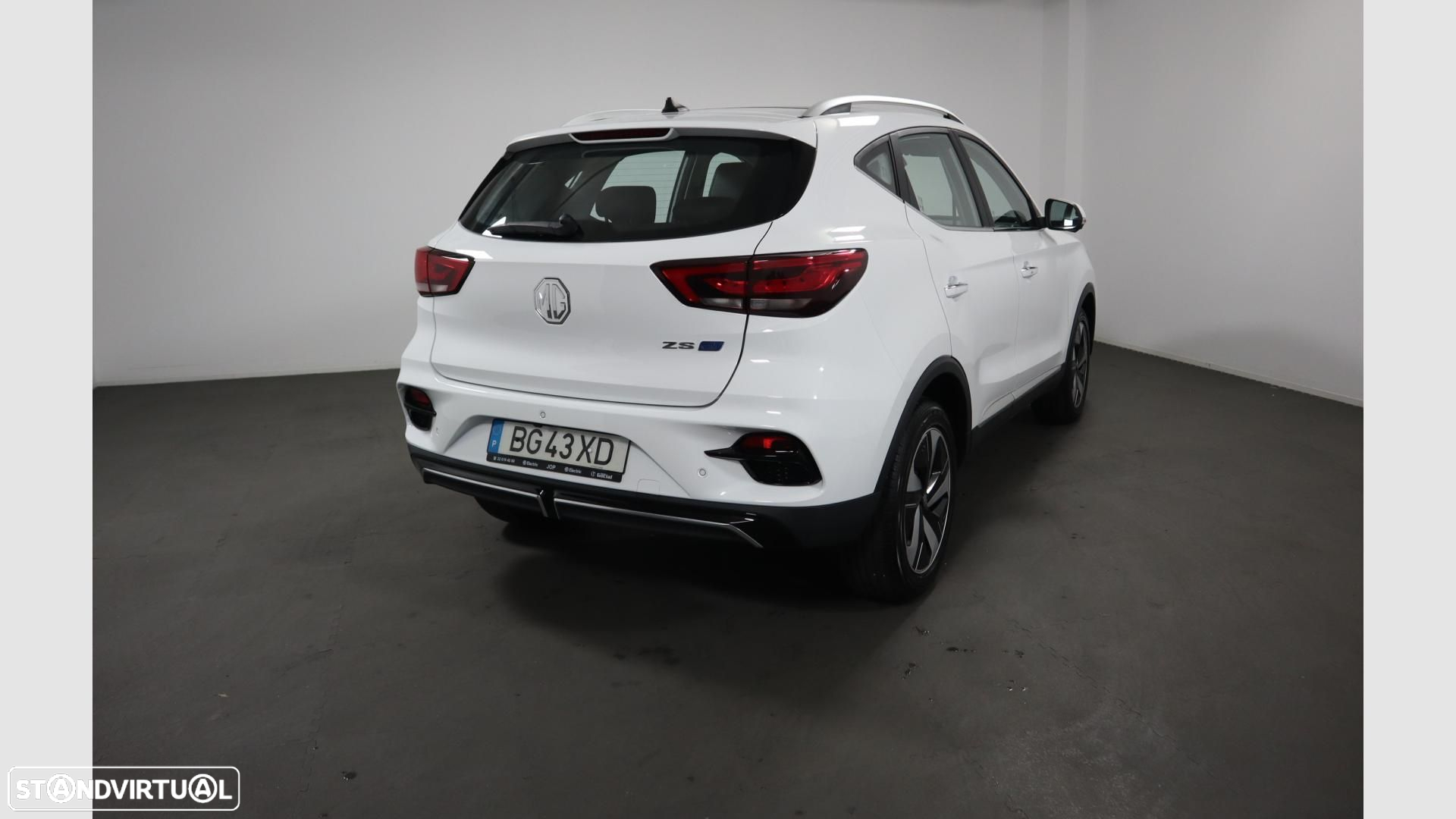 MG ZS EV 72.6 kWh Luxury OBC 11 kW - 4