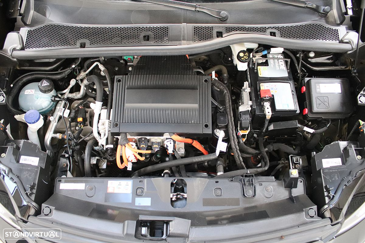 Peugeot e-2008 50 kWh GT - 23