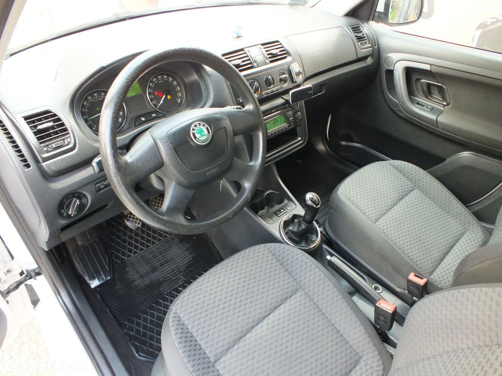 Skoda Fabia - 10