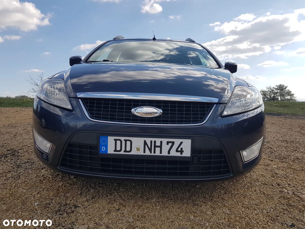 Ford Mondeo 2.0 Ambiente - 11