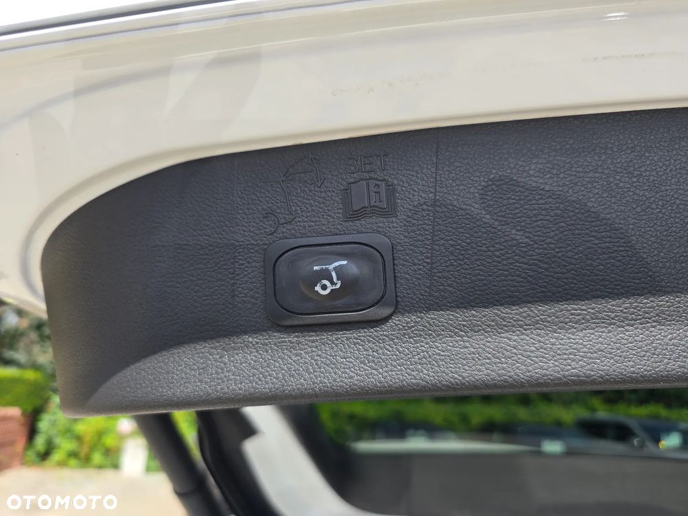 Ford Kuga - 21