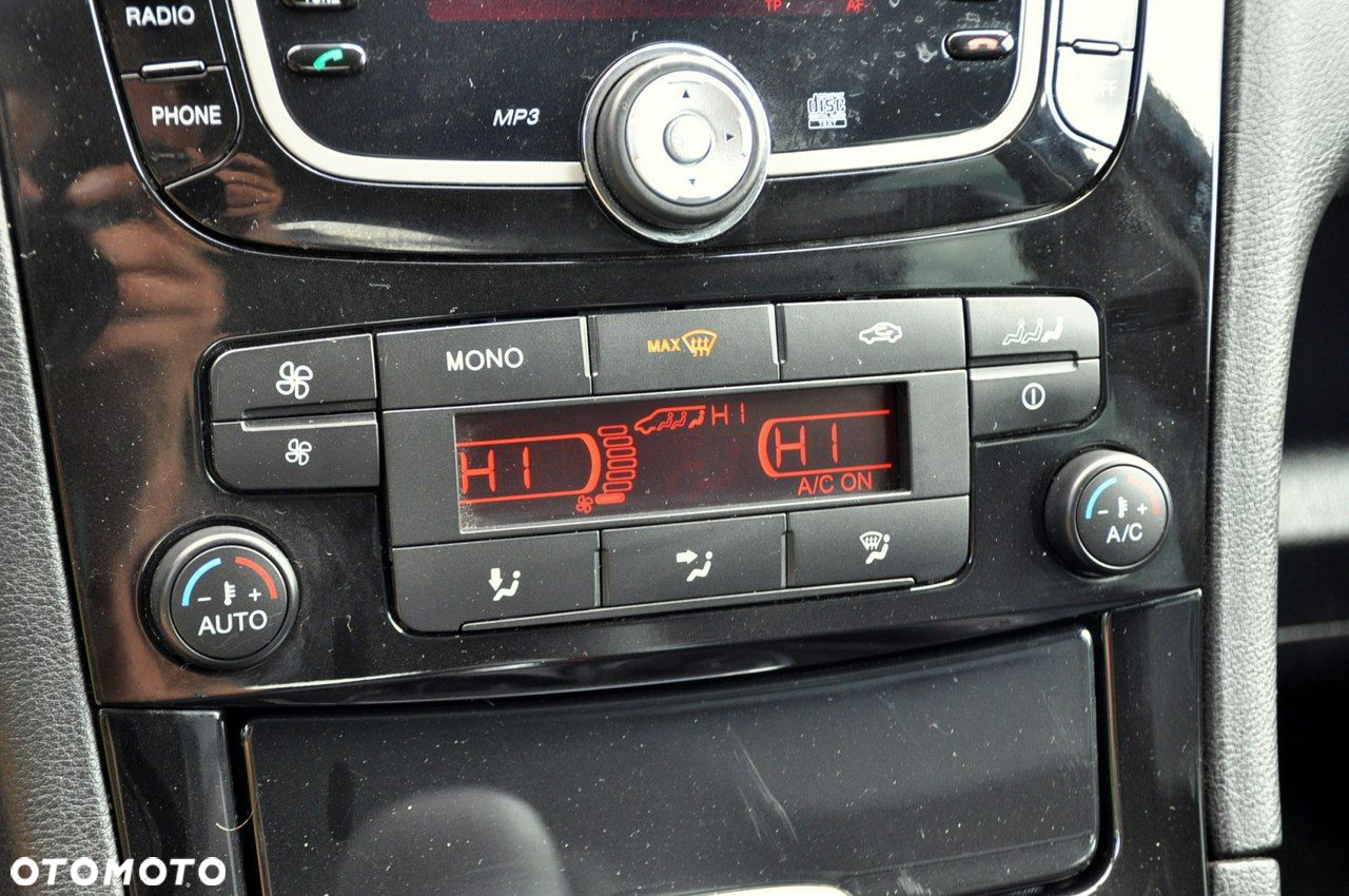 Ford Galaxy - 32
