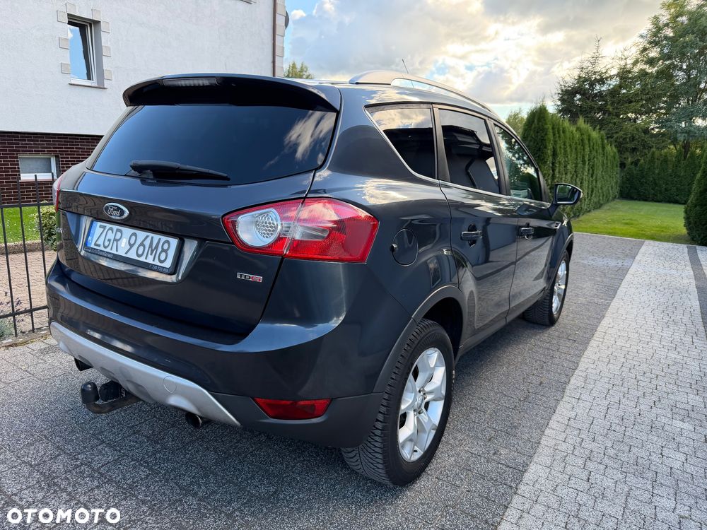 Ford Kuga 2.0 TDCi 4x4 Titanium - 4