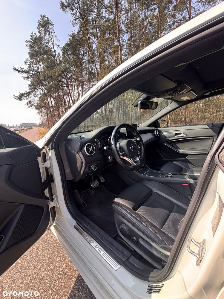 Mercedes-Benz CLA - 25