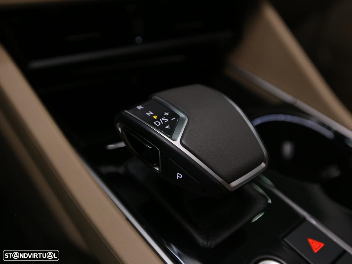 VW Touareg 3.0 TDI V6 Elegance Plus - 18